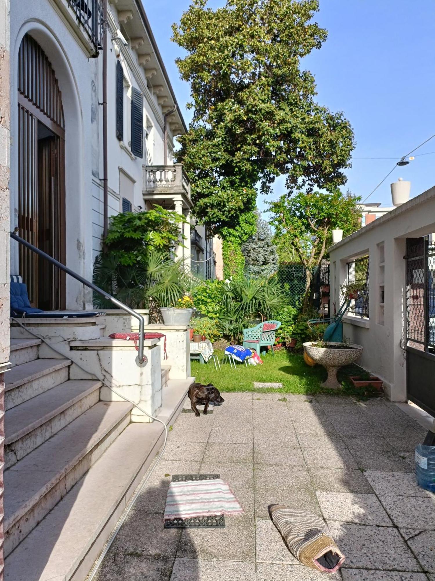Chez Mavipagi B&B Верона Экстерьер фото